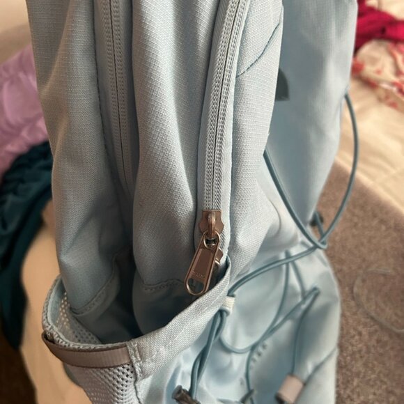 THE NORTH FACE Women's Jester Everyday Laptop Backpack | Commuter Travel Bag wit - Picture 3 of 3